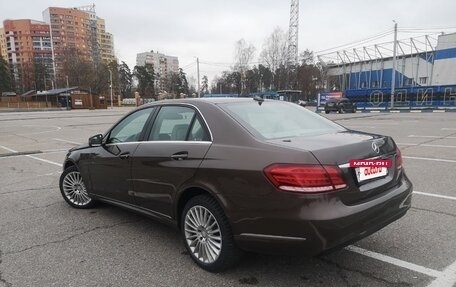 Mercedes-Benz E-Класс, 2015 год, 1 950 000 рублей, 4 фотография