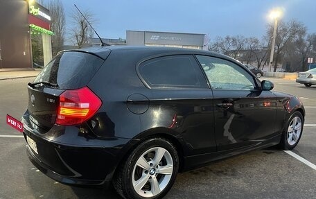 BMW 1 серия, 2008 год, 900 000 рублей, 2 фотография
