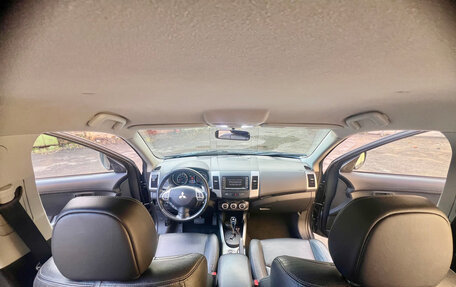 Mitsubishi Outlander III рестайлинг 3, 2011 год, 1 200 000 рублей, 11 фотография