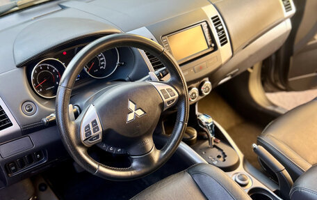 Mitsubishi Outlander III рестайлинг 3, 2011 год, 1 200 000 рублей, 9 фотография