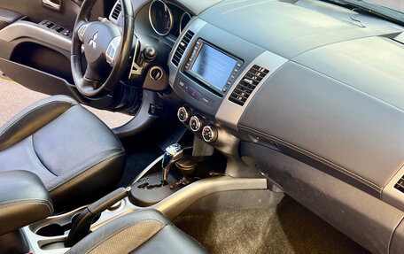 Mitsubishi Outlander III рестайлинг 3, 2011 год, 1 200 000 рублей, 8 фотография