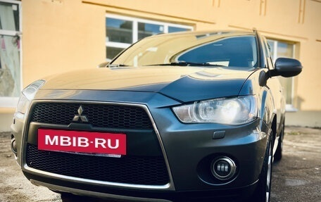 Mitsubishi Outlander III рестайлинг 3, 2011 год, 1 200 000 рублей, 2 фотография