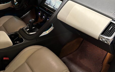 Jaguar E-Pace, 2019 год, 3 200 000 рублей, 8 фотография