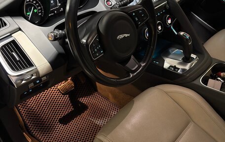 Jaguar E-Pace, 2019 год, 3 200 000 рублей, 9 фотография