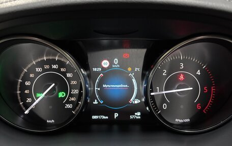 Jaguar E-Pace, 2019 год, 3 200 000 рублей, 11 фотография