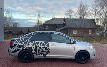 Toyota Yaris III рестайлинг, 2007 год, 330 000 рублей, 4 фотография