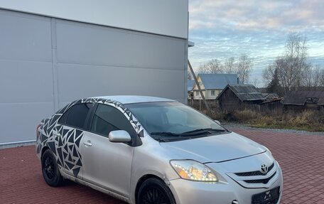 Toyota Yaris III рестайлинг, 2007 год, 330 000 рублей, 3 фотография