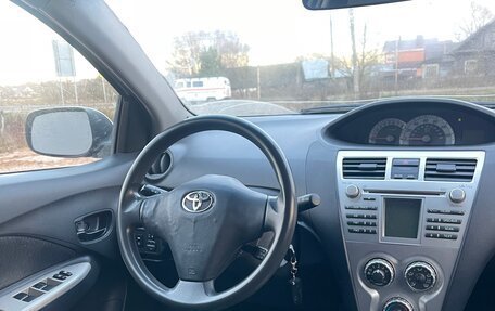 Toyota Yaris III рестайлинг, 2007 год, 330 000 рублей, 8 фотография