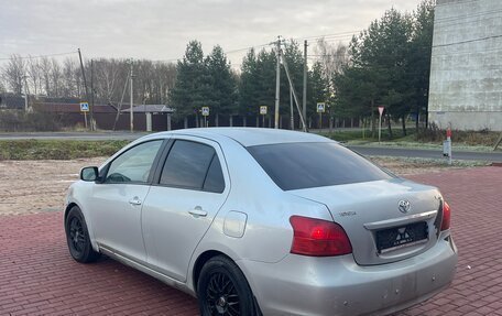 Toyota Yaris III рестайлинг, 2007 год, 330 000 рублей, 7 фотография