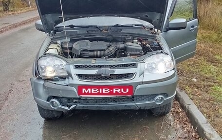 Chevrolet Niva I рестайлинг, 2015 год, 400 000 рублей, 11 фотография