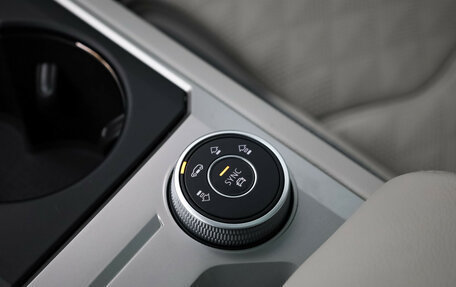 Volkswagen Touareg III, 2021 год, 5 499 000 рублей, 21 фотография