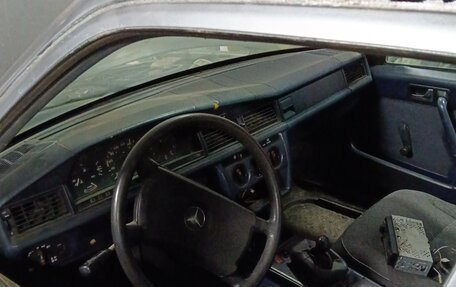 Mercedes-Benz 190 (W201), 1985 год, 200 000 рублей, 5 фотография