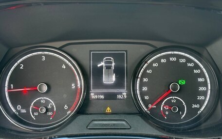 Volkswagen Caravelle T6 рестайлинг, 2020 год, 3 928 000 рублей, 12 фотография