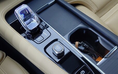 Volvo XC90 II рестайлинг, 2022 год, 4 800 000 рублей, 13 фотография