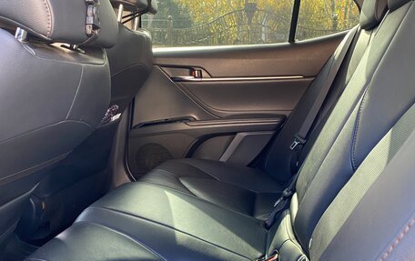 Toyota Camry, 2018 год, 2 200 000 рублей, 10 фотография