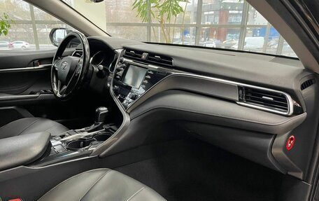 Toyota Camry, 2019 год, 2 110 000 рублей, 10 фотография