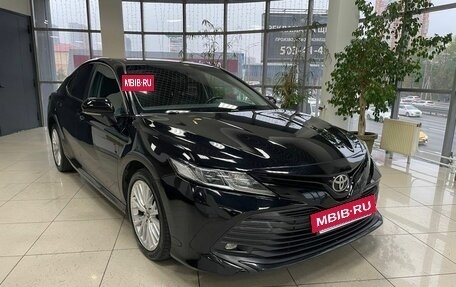Toyota Camry, 2019 год, 2 110 000 рублей, 3 фотография
