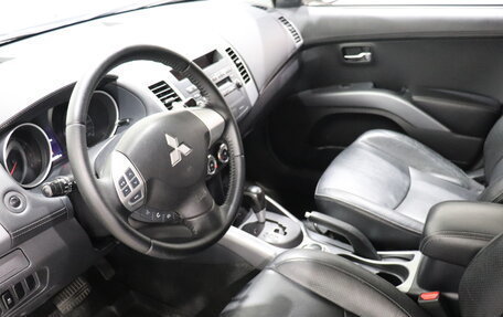 Mitsubishi Outlander III рестайлинг 3, 2011 год, 1 140 000 рублей, 16 фотография