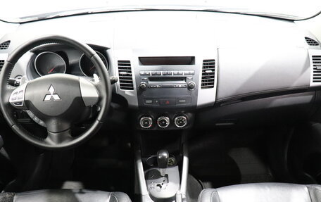 Mitsubishi Outlander III рестайлинг 3, 2011 год, 1 140 000 рублей, 14 фотография