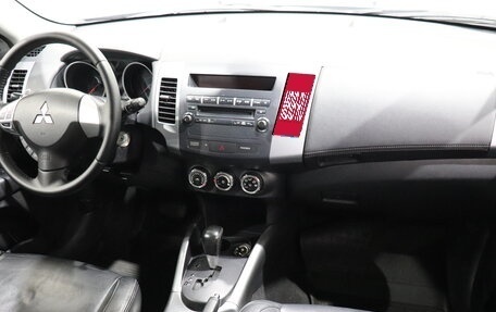 Mitsubishi Outlander III рестайлинг 3, 2011 год, 1 140 000 рублей, 15 фотография