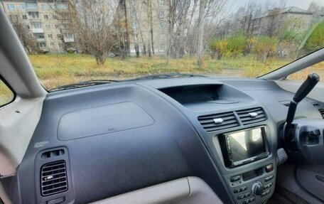 Toyota Opa I рестайлинг, 2001 год, 600 000 рублей, 3 фотография