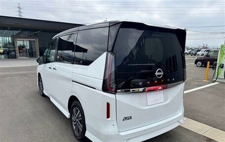 Nissan Serena, 2022 год, 2 200 000 рублей, 4 фотография