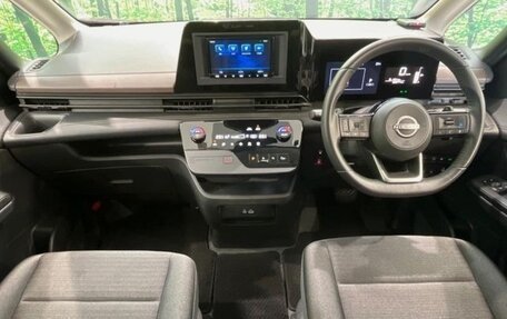 Nissan Serena, 2022 год, 2 200 000 рублей, 5 фотография