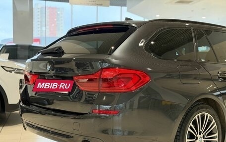 BMW 5 серия, 2019 год, 2 400 000 рублей, 8 фотография