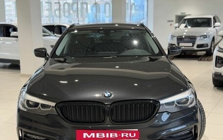 BMW 5 серия, 2019 год, 2 400 000 рублей, 3 фотография