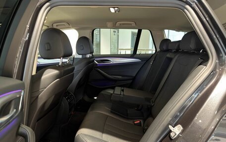 BMW 5 серия, 2019 год, 2 400 000 рублей, 16 фотография