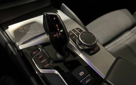 BMW 5 серия, 2019 год, 2 400 000 рублей, 29 фотография