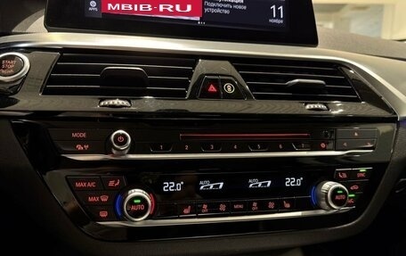 BMW 5 серия, 2019 год, 2 400 000 рублей, 28 фотография