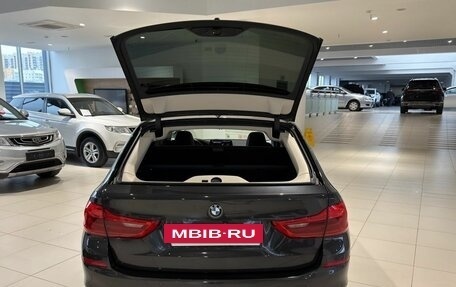 BMW 5 серия, 2019 год, 2 400 000 рублей, 35 фотография