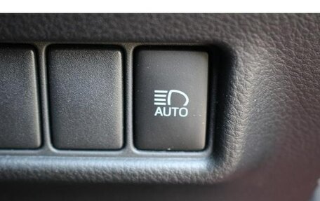 Toyota C-HR I рестайлинг, 2020 год, 1 735 000 рублей, 25 фотография