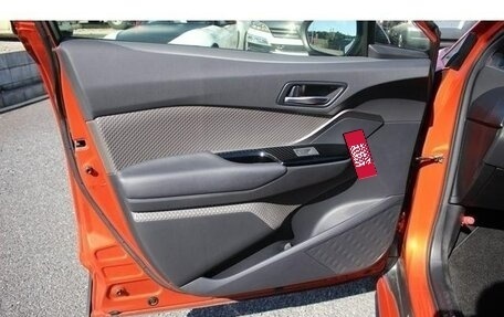 Toyota C-HR I рестайлинг, 2020 год, 1 735 000 рублей, 21 фотография