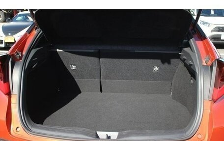 Toyota C-HR I рестайлинг, 2020 год, 1 735 000 рублей, 36 фотография