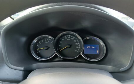 Renault Logan II, 2018 год, 814 995 рублей, 17 фотография