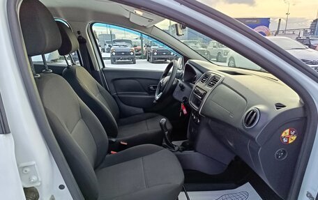 Renault Logan II, 2018 год, 814 995 рублей, 13 фотография