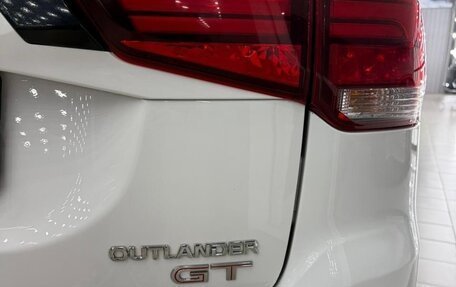 Mitsubishi Outlander III рестайлинг 3, 2018 год, 2 900 000 рублей, 6 фотография