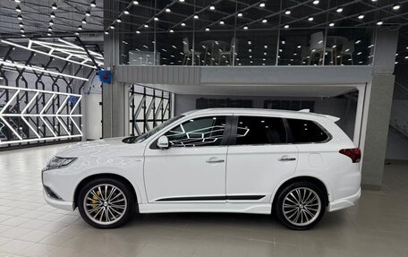 Mitsubishi Outlander III рестайлинг 3, 2018 год, 2 900 000 рублей, 4 фотография