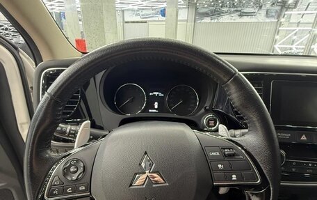 Mitsubishi Outlander III рестайлинг 3, 2018 год, 2 900 000 рублей, 11 фотография