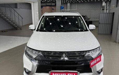 Mitsubishi Outlander III рестайлинг 3, 2018 год, 2 900 000 рублей, 1 фотография