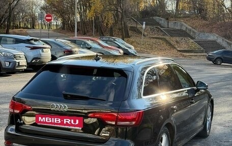 Audi A4, 2017 год, 2 200 000 рублей, 4 фотография