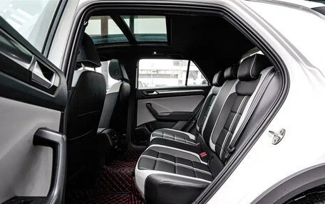 Volkswagen T-Roc I, 2025 год, 2 690 000 рублей, 17 фотография