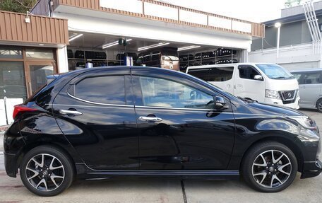 Toyota Yaris, 2022 год, 980 000 рублей, 3 фотография