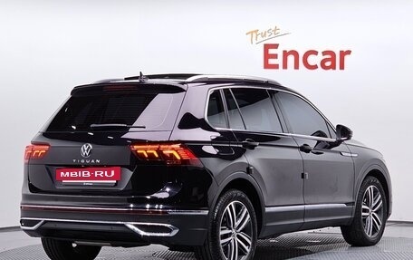 Volkswagen Tiguan II, 2022 год, 2 950 000 рублей, 3 фотография