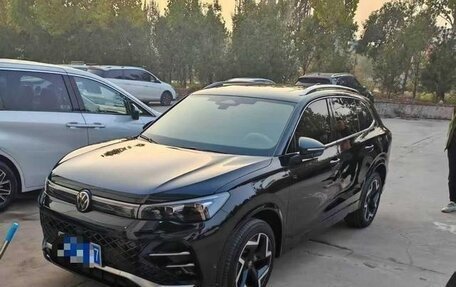 Volkswagen Tiguan, 2025 год, 4 400 000 рублей, 1 фотография