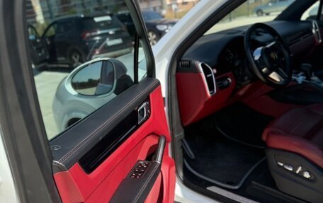 Porsche Cayenne III, 2021 год, 6 350 000 рублей, 2 фотография