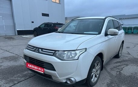 Mitsubishi Outlander III рестайлинг 3, 2013 год, 1 224 000 рублей, 1 фотография