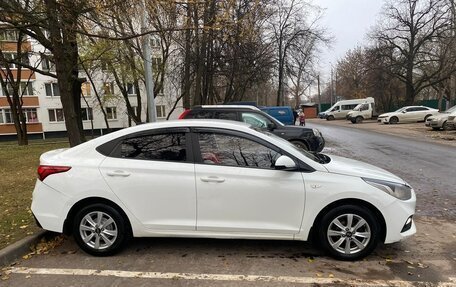 Hyundai Solaris II рестайлинг, 2017 год, 820 000 рублей, 2 фотография